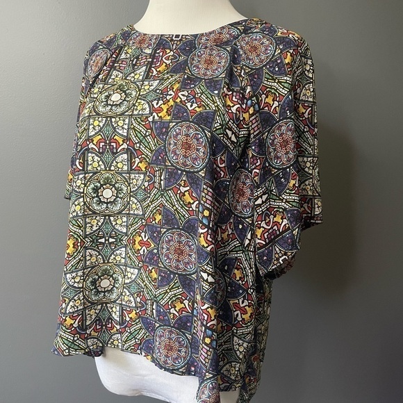 VINTAGE Forever 21 stained glass lightweight top size large - Picture 3 of 7